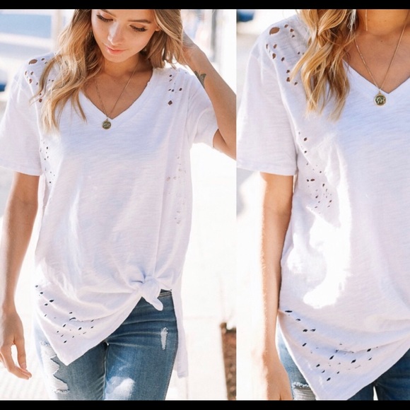 LAST - CASSIE distressed v neck tee - Picture 5 of 6